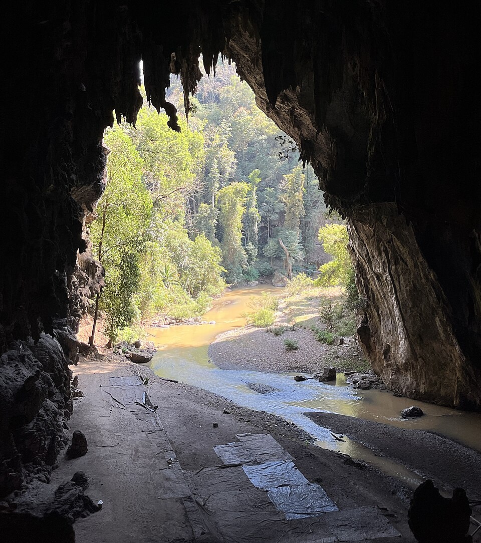 Höhle Tham Lod